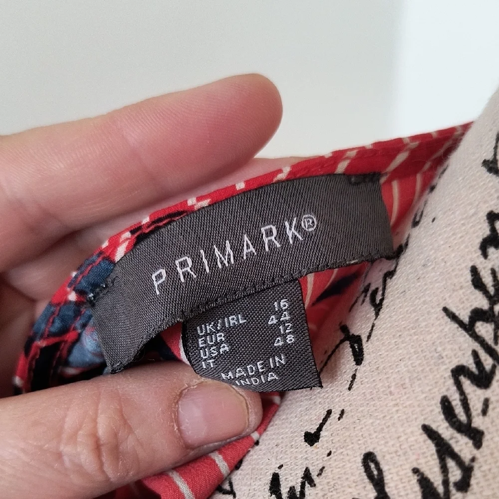 Red Striped Floral Dress. Size 44. Great Condition - Picture 5 of 10